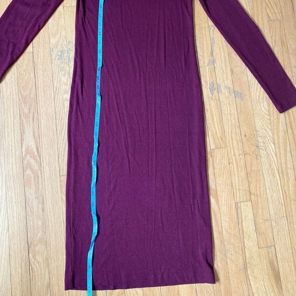 ⭐️SOLD⭐️Ribbed Mock-Neck Bodycon Dress - Picture 4 of 6